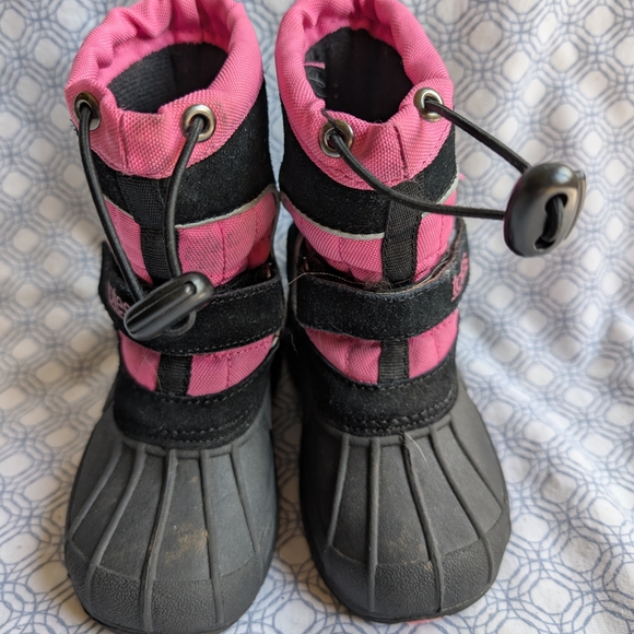 Totes Toddler Black and Pink Winter ❄️ Boots - Picture 2 of 4